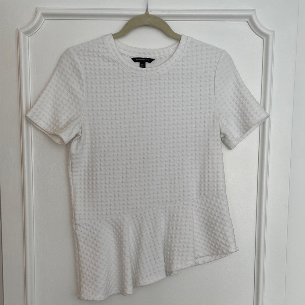 Banana Republic White Textured Peplum Tee